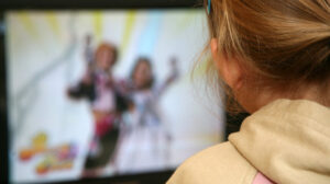 Desligar a TV é um passo importante na alimentação de seus filhos